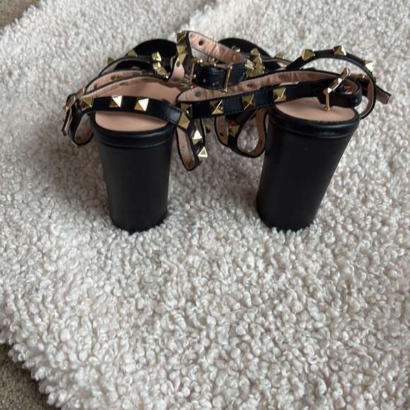 Strappy black sandal. NWOT size 9 - Picture 4 of 4